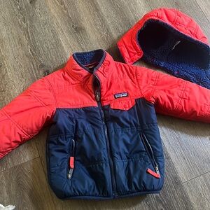 Patagonia toddler boy puffer coat detachable hood 4T general wear no holes rips